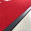 Kırmızı zeminli beyaz logolu paspas P4534 Kırmızı zeminli beyaz logolu paspas P4534