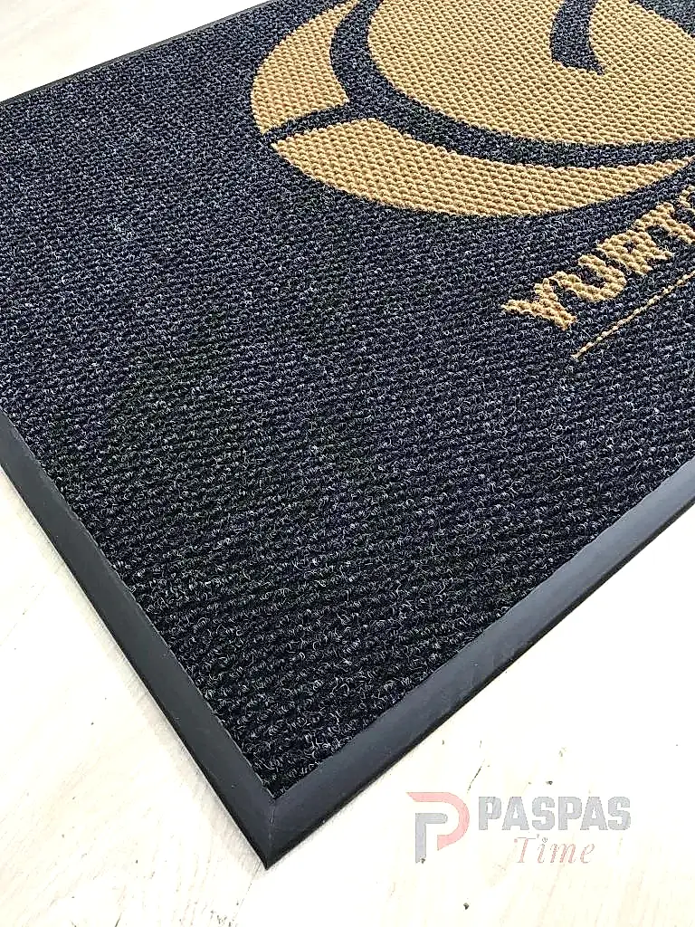 Siyah zeminli gold logolu paspas P4891 Siyah zeminli gold logolu paspas P4891