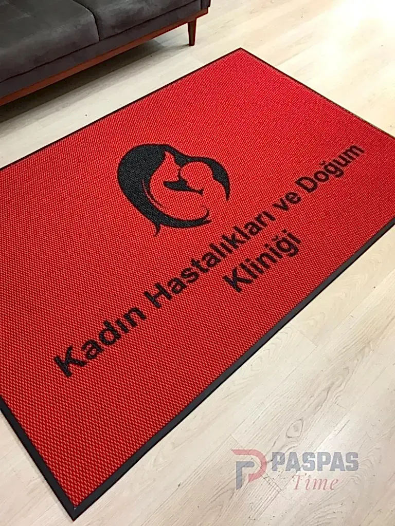 Kırmızı zeminli siyah logolu paspas P5067 Kırmızı zeminli siyah logolu paspas P5067